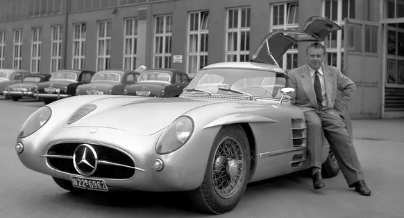 Rudolf Uhlenhaut 300 SLR.png