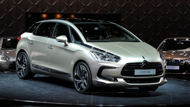 le-president-francois-hollande-a-choisi-la-ds5-hybride-de-citroen-10694157ipqpo_1861.jpg